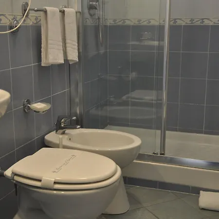 Esperia فندق كابري